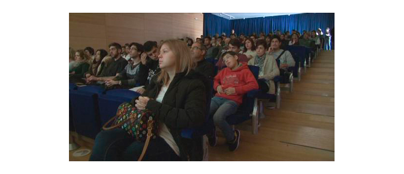 ple-absolut-a-la-sessio-informativa-del-vendrell-per-estudiar-i-treballar-a-alemanya.jpg